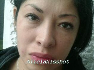 Aliciakisshot