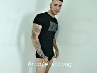 Brucie_strong