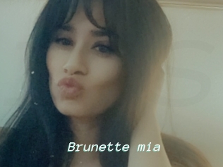 Brunette_mia