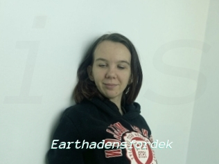 Earthadensfordek