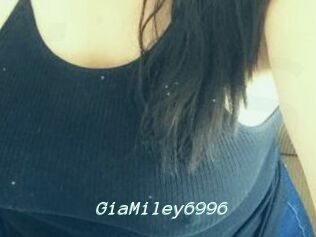 GiaMiley6996