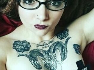 LunaSky710