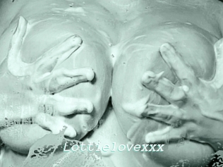 Lottielovexxx