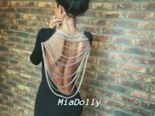 Mia_Dolly