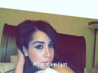 Mia_Evelyn