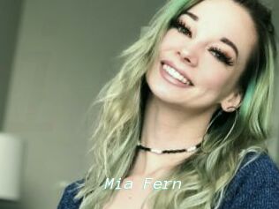 Mia_Fern