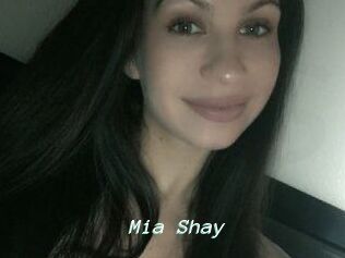 Mia_Shay
