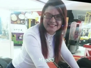 Mia85