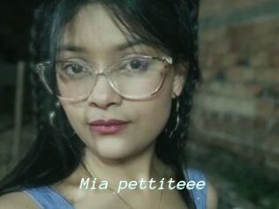 Mia_pettiteee