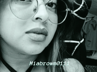 Miabrowm0111