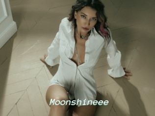 Moonshineee