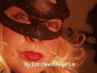 NylonfeetlegPia