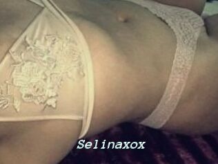 Selinaxox