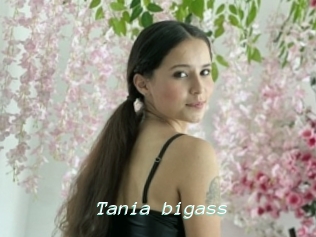 Tania_bigass