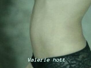 Valerie_hott